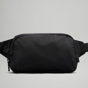 NEVER BEEN USED LULULEMON MINI BELT BAG